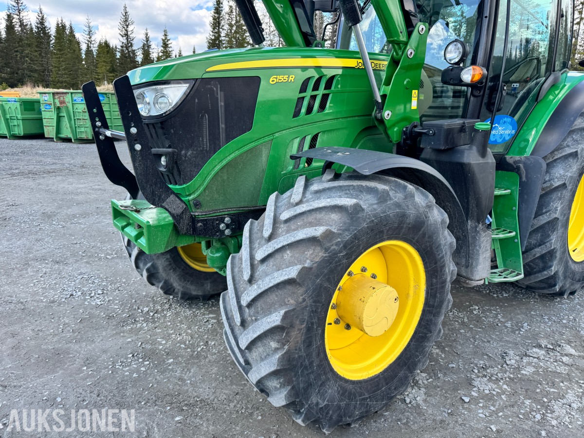 2021 John Deere 6155R med laster