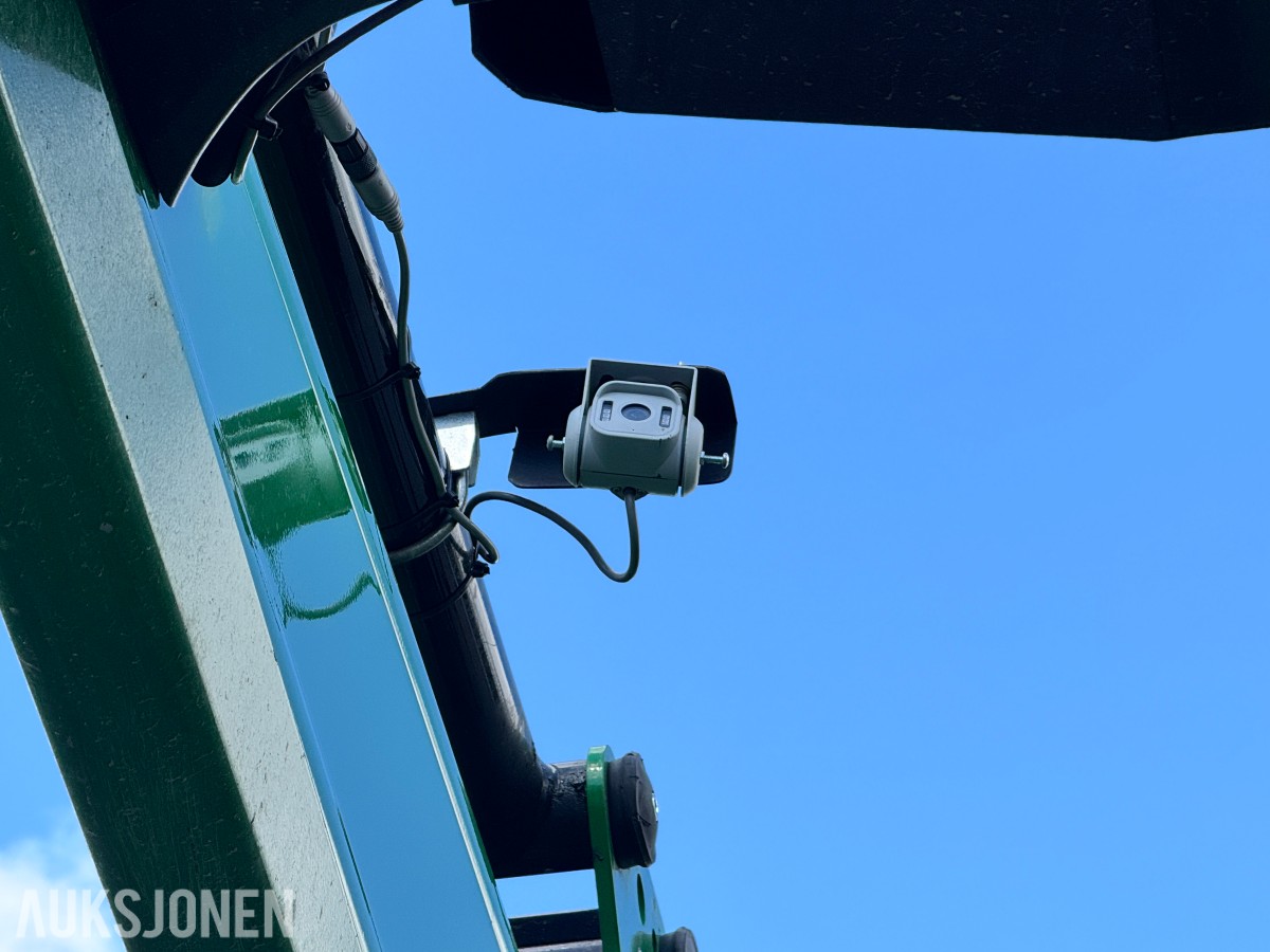 2021 John Deere 6155R med laster