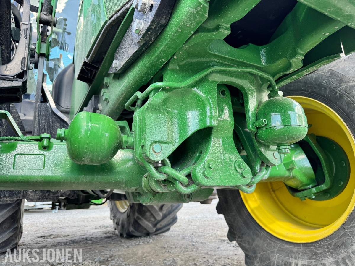 2021 John Deere 6155R med laster