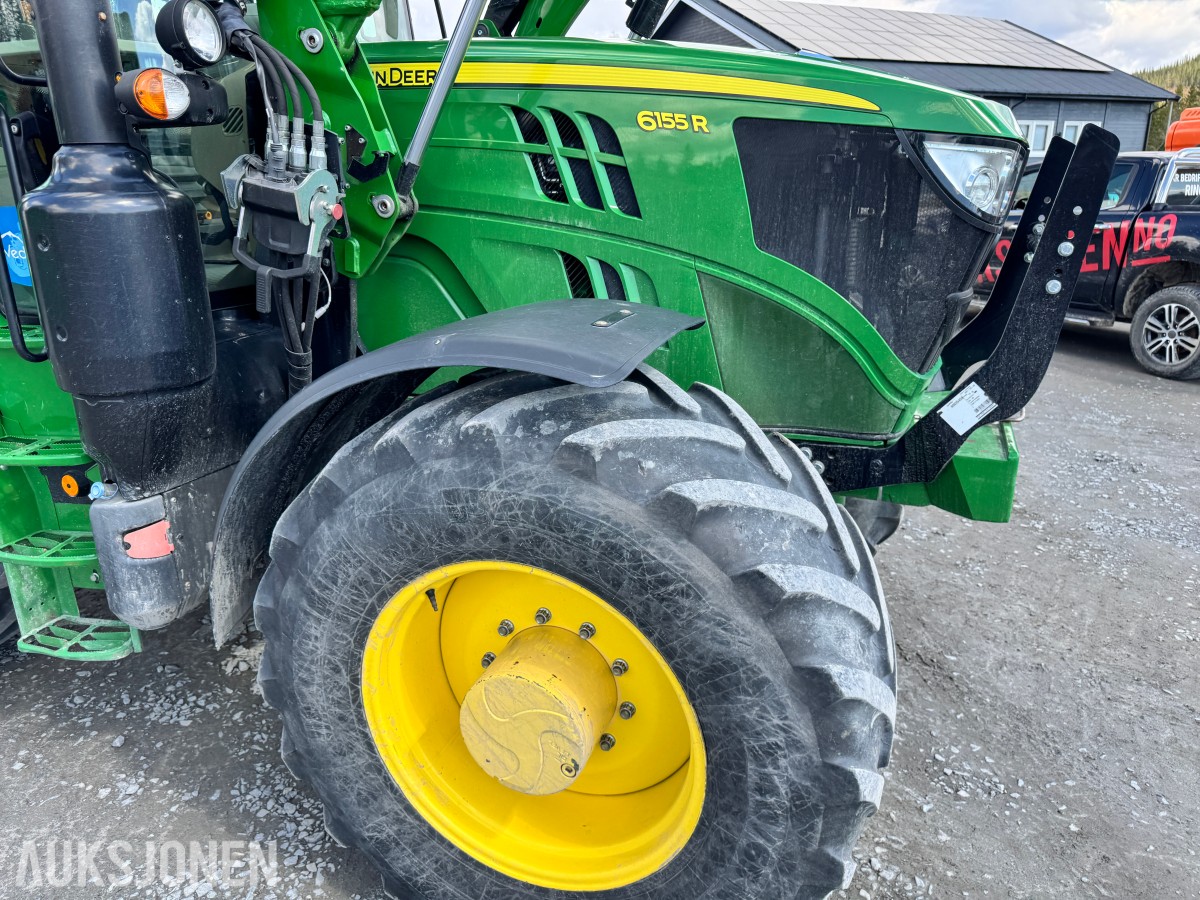2021 John Deere 6155R med laster