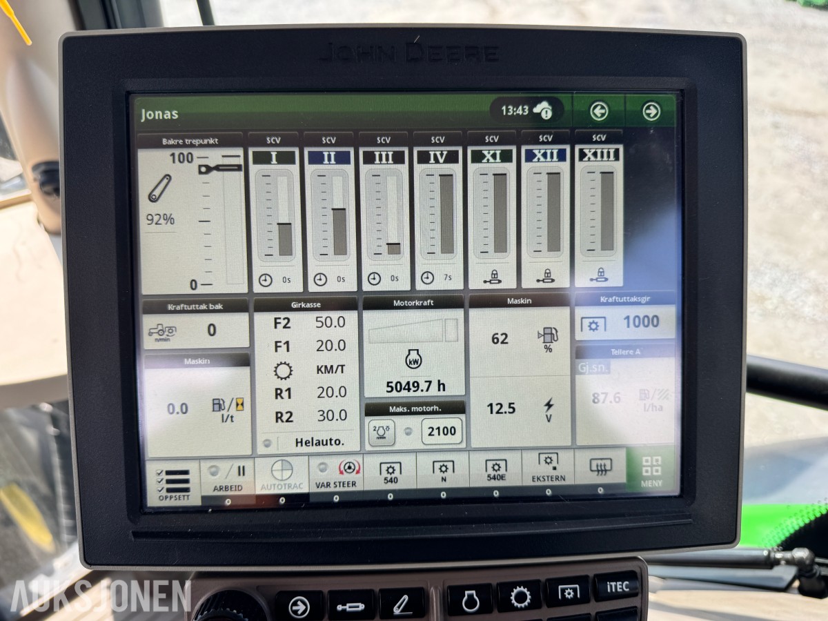 2021 John Deere 6155R med laster