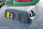 2021 John Deere 6155R med laster