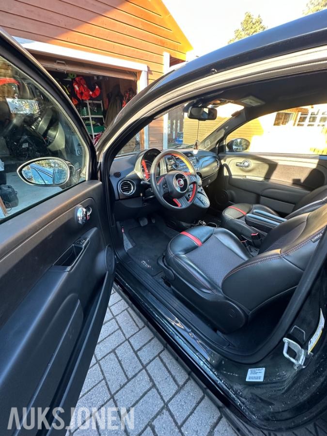 2015 Fiat 500e helårsdekk originalfelger
