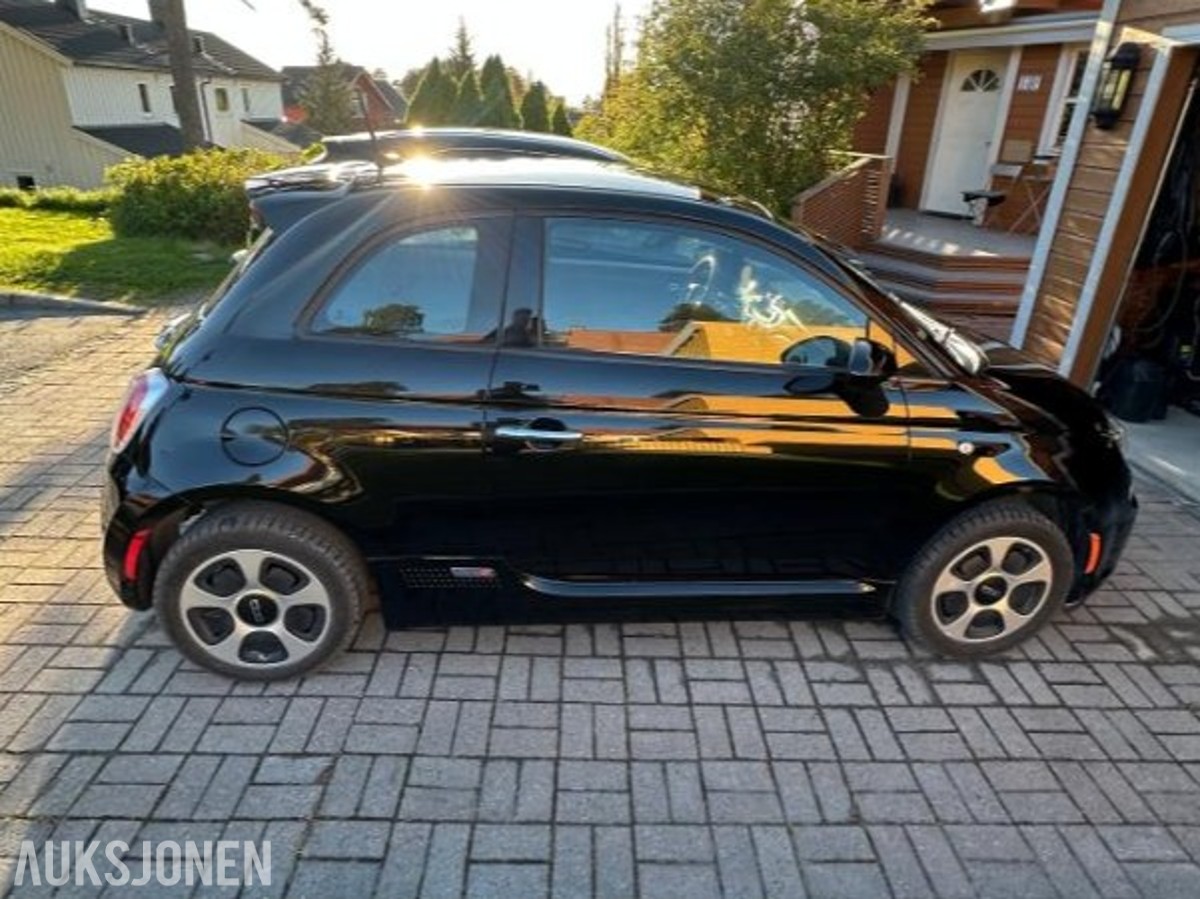 2015 Fiat 500e helårsdekk originalfelger