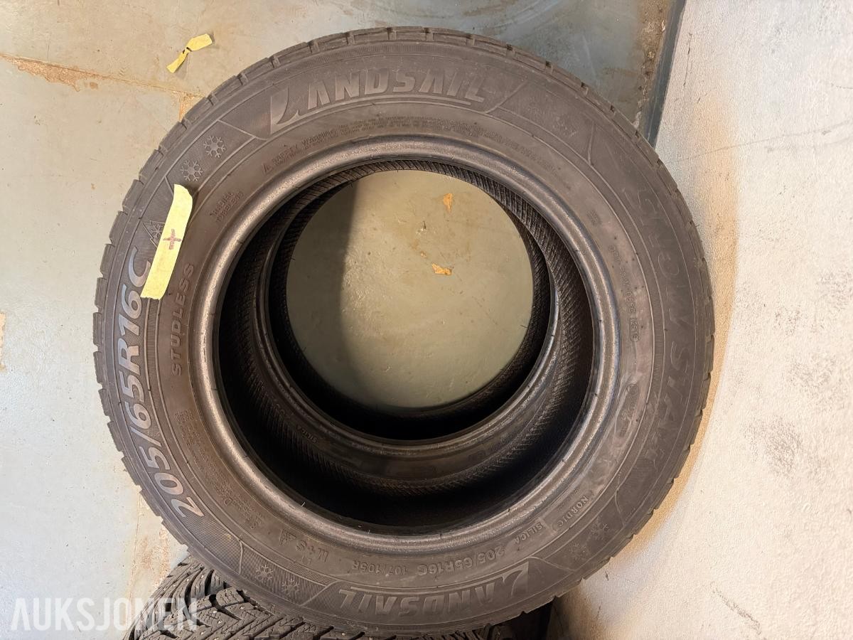 2 x Landsail 205/65-16" C- piggfri vinterdekk/Varebil