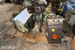 PARTI INDUSTRIKOMPONENTER MED ELEKTROMOTORER, PUMPER OG MEKANISKE DELER
