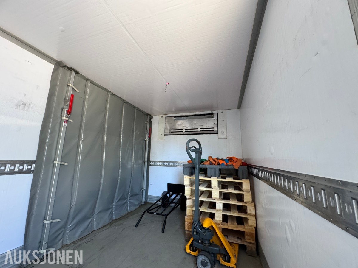 2022 IVECO DAILY KJØL/FRYS LØFTELEM AUTOMATGIR REP.OBJEKT