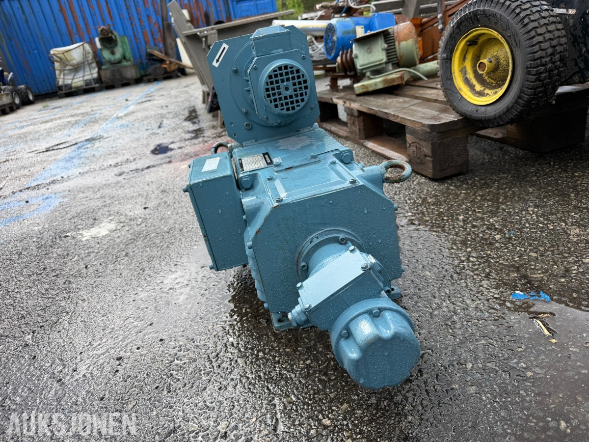 THRIGE ELECTRIC ERVOMOTOR 10,5 KW MED KJØLEVIFTE