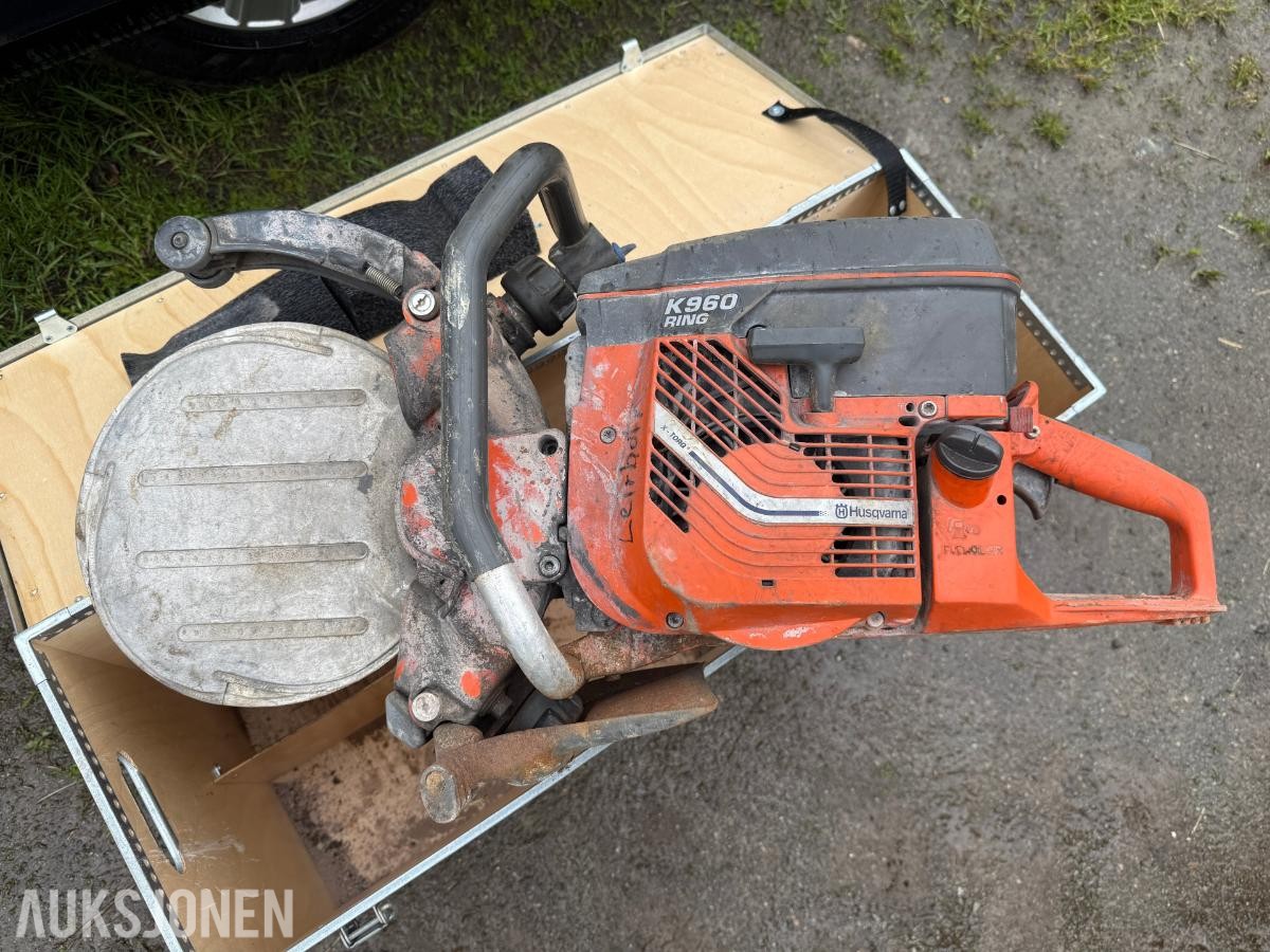 2010 Husqvarna K960 Ring, bensindrevet ringsag med transportkasse