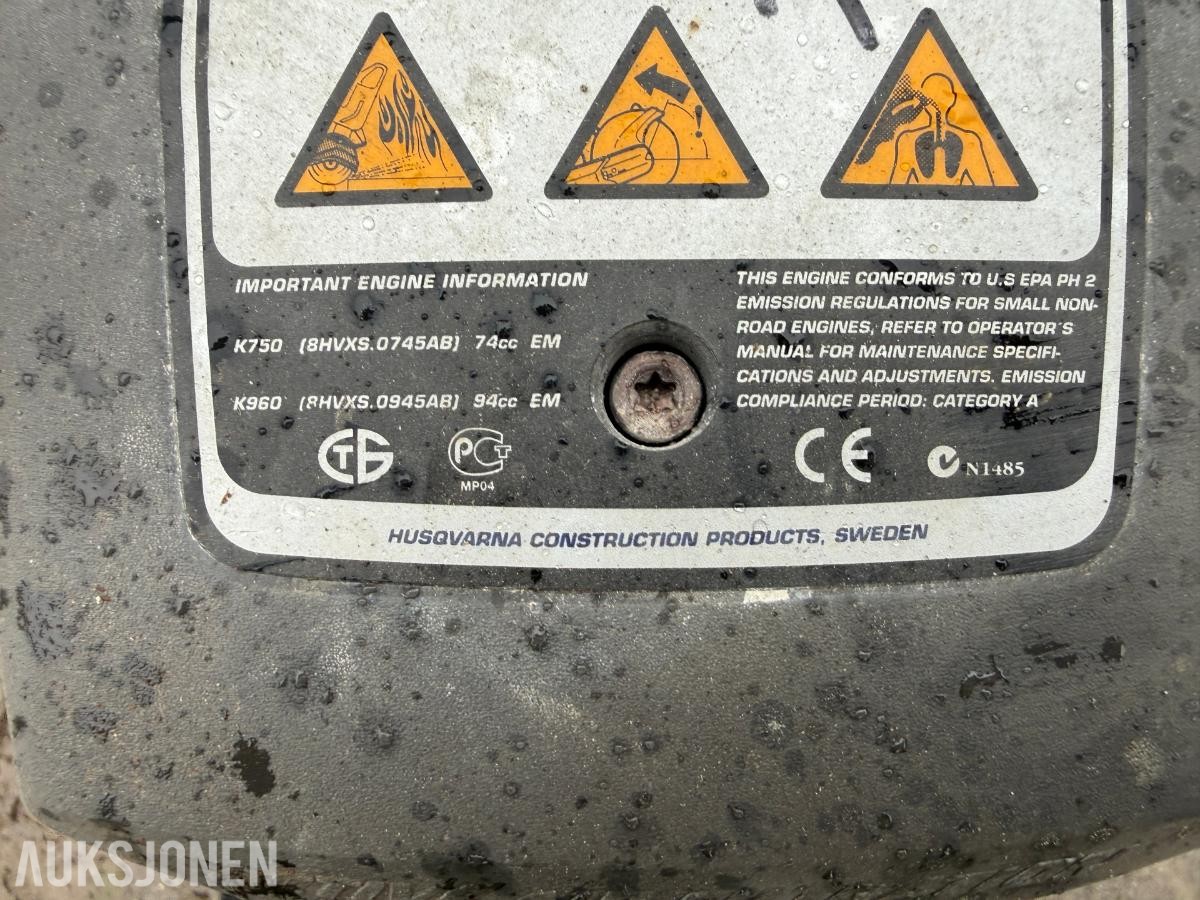 2010 Husqvarna K960 Ring, bensindrevet ringsag med transportkasse