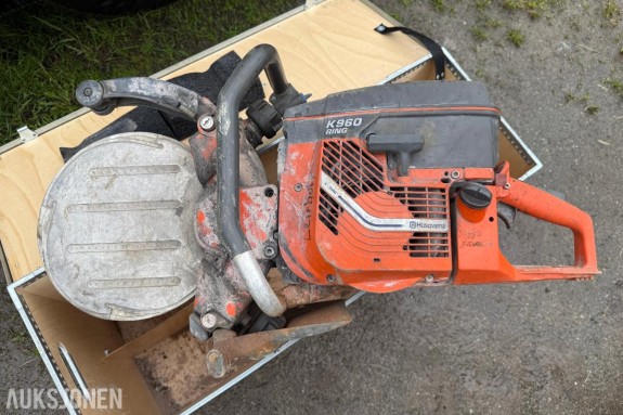 2010 Husqvarna K960 Ring, bensindrevet ringsag med transportkasse