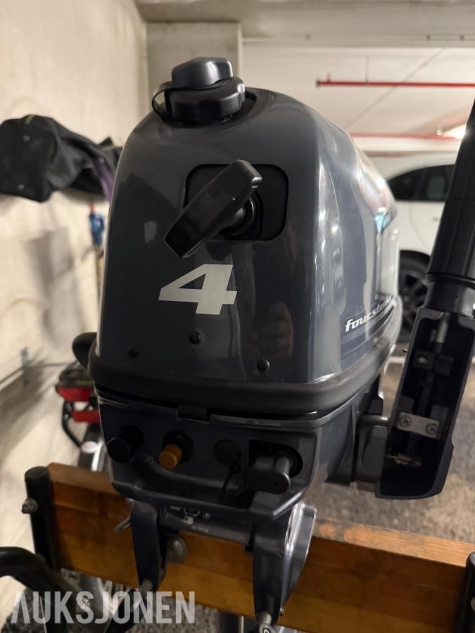 West 230 med Yamaha 4hk 