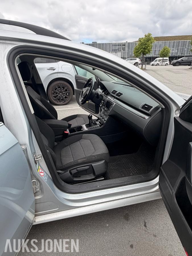 2013 Volkswagen Passat 1.6 Diesel 105hk, Cruisekontroll, Navigasjon, S+V dekk