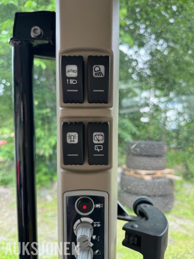 2018 Massey Ferguson 4709 4WD POWER SHUTTLE COMFORT CONTROL 12X12 FRONTHYDRAULIKK