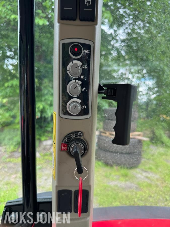 2018 Massey Ferguson 4709 4WD POWER SHUTTLE COMFORT CONTROL 12X12 FRONTHYDRAULIKK