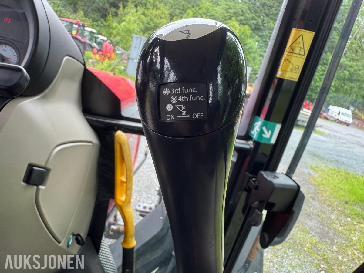 2018 Massey Ferguson 4709 4WD POWER SHUTTLE COMFORT CONTROL 12X12 FRONTHYDRAULIKK
