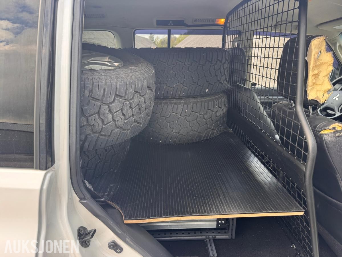 2017 Mitsubishi Pajero, 3,2D 190HK, INSTYLE+,EU-OK 5-2028, 197300km