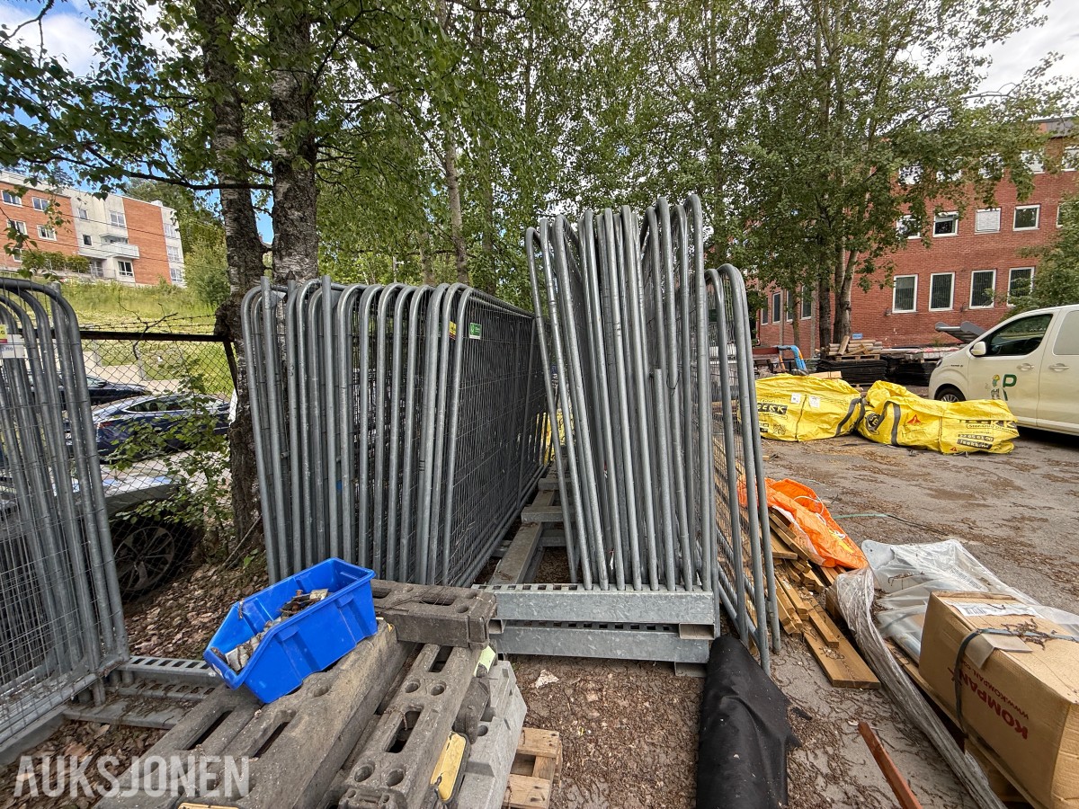 Parti anleggsgjerder med betongføtter