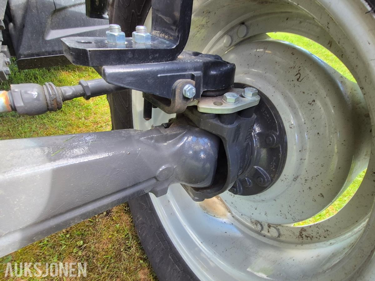 2021 Valtra A114 med laster