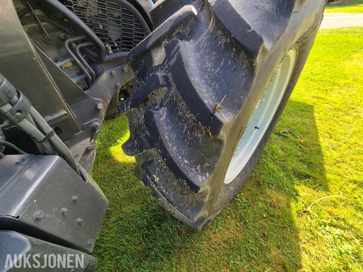 2021 Valtra A114 med laster