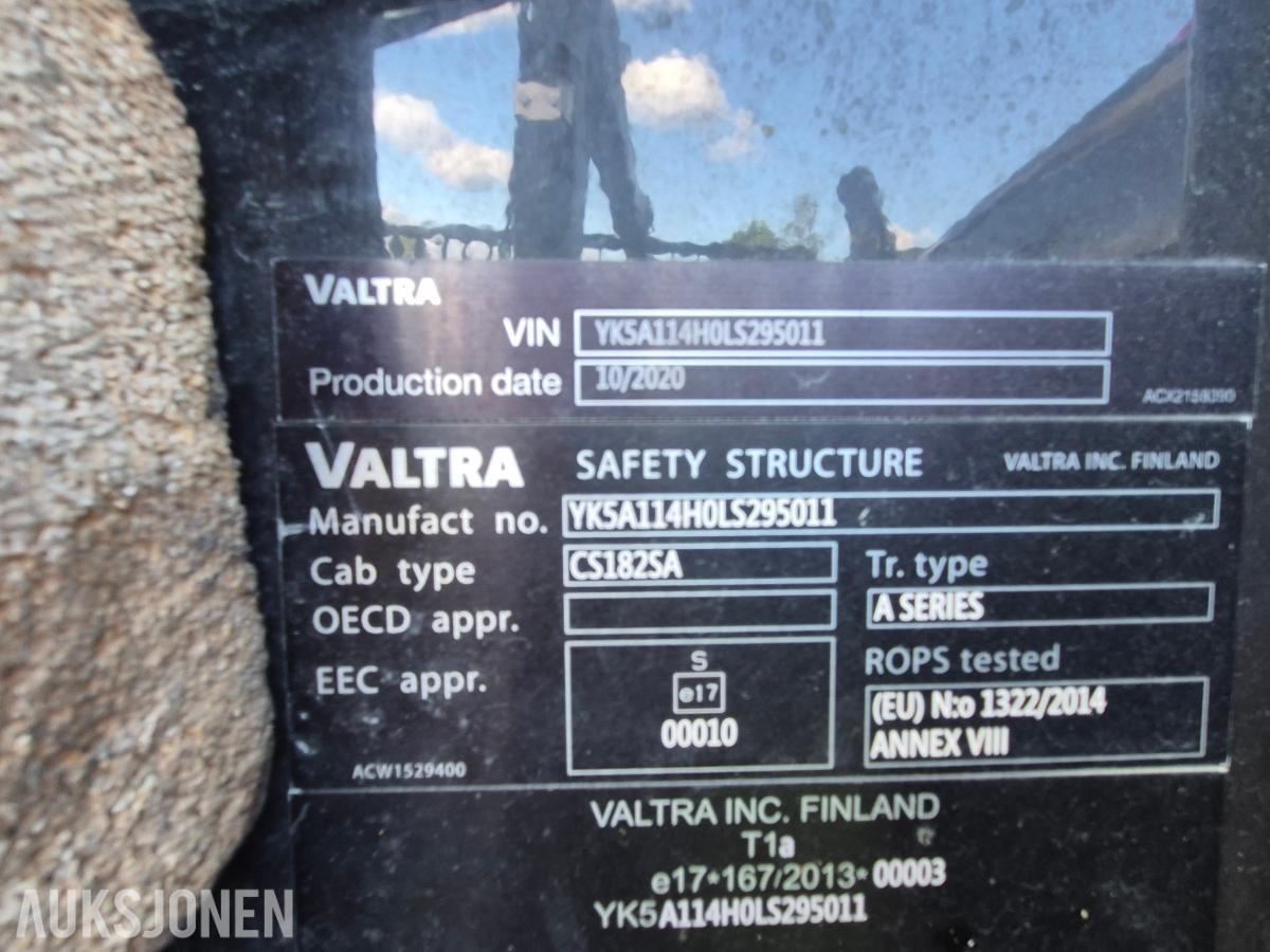 2021 Valtra A114 med laster