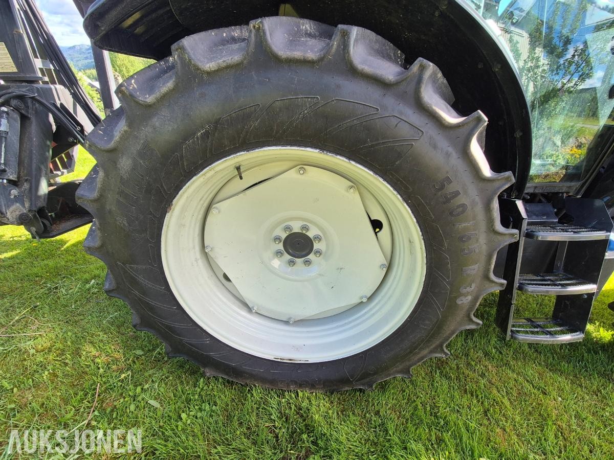 2021 Valtra A114 med laster