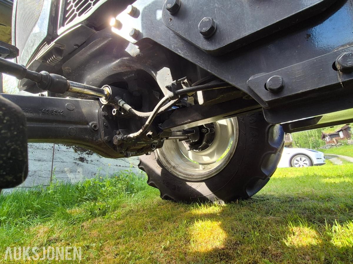 2021 Valtra A114 med laster