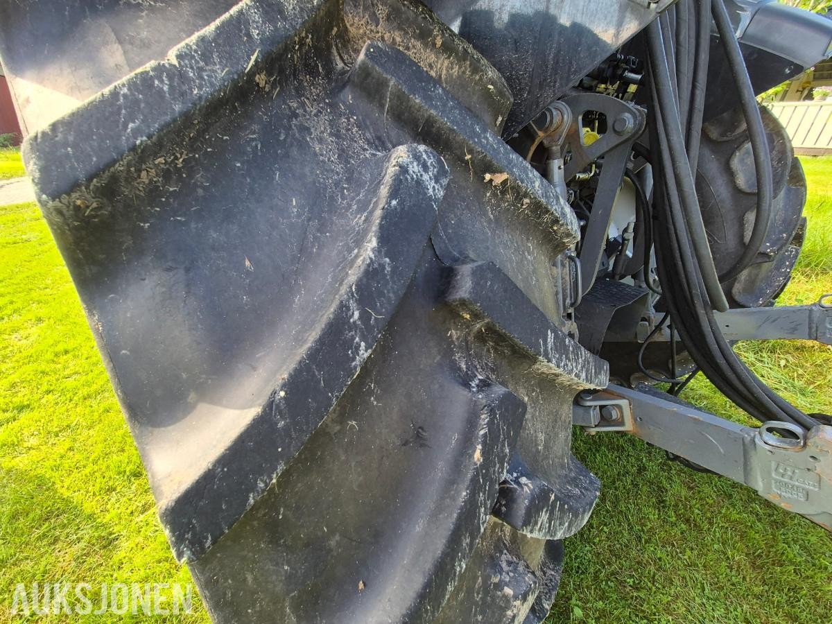 2021 Valtra A114 med laster
