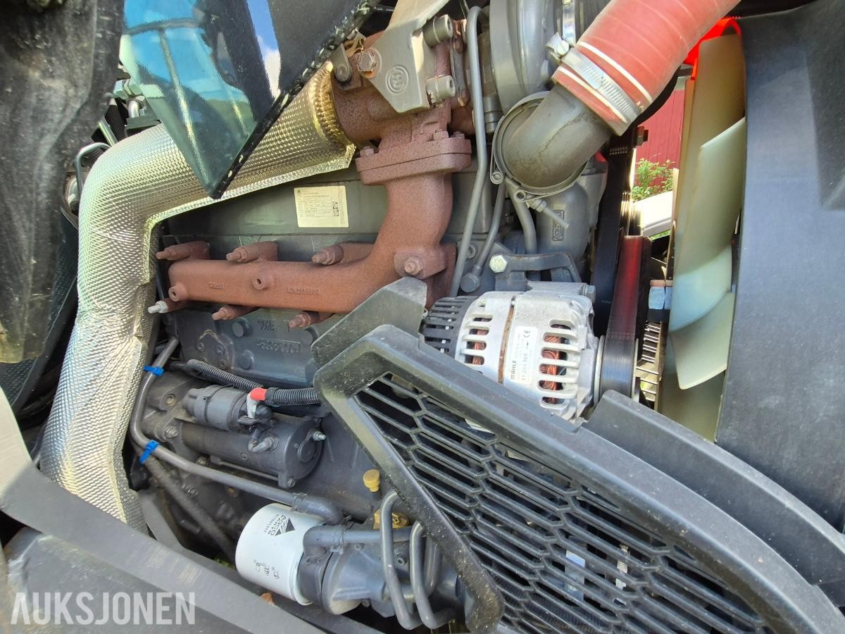 2021 Valtra A114 med laster
