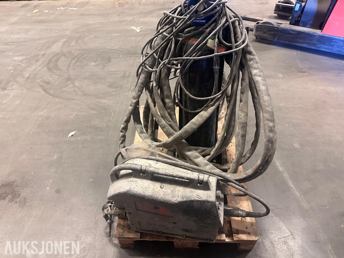 Kemppi FastMig KM 400 sveiseverk med WeldForce KWF 300 trådmater