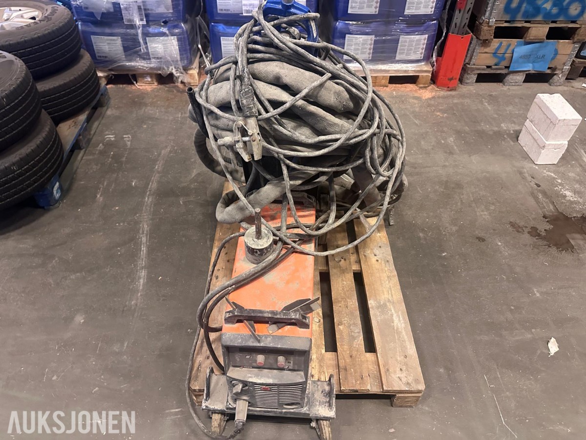 Kemppi FastMig KM 400 sveiseverk med WeldForce KWF 300 trådmater