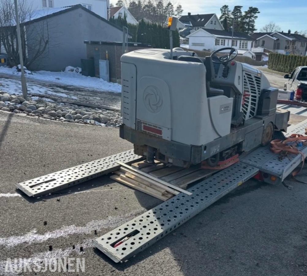 Nilfisk CR1200 feiemaskin og gulvvasker