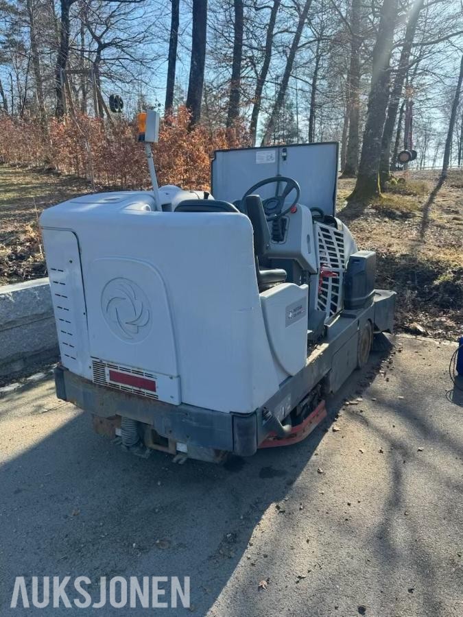 Nilfisk CR1200 feiemaskin og gulvvasker