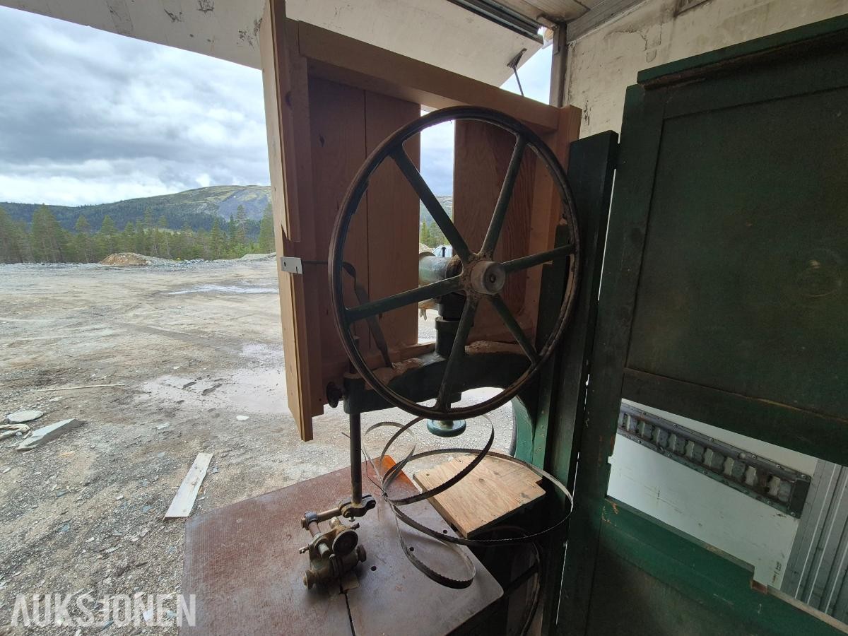 Eldre elektrisk båndsag