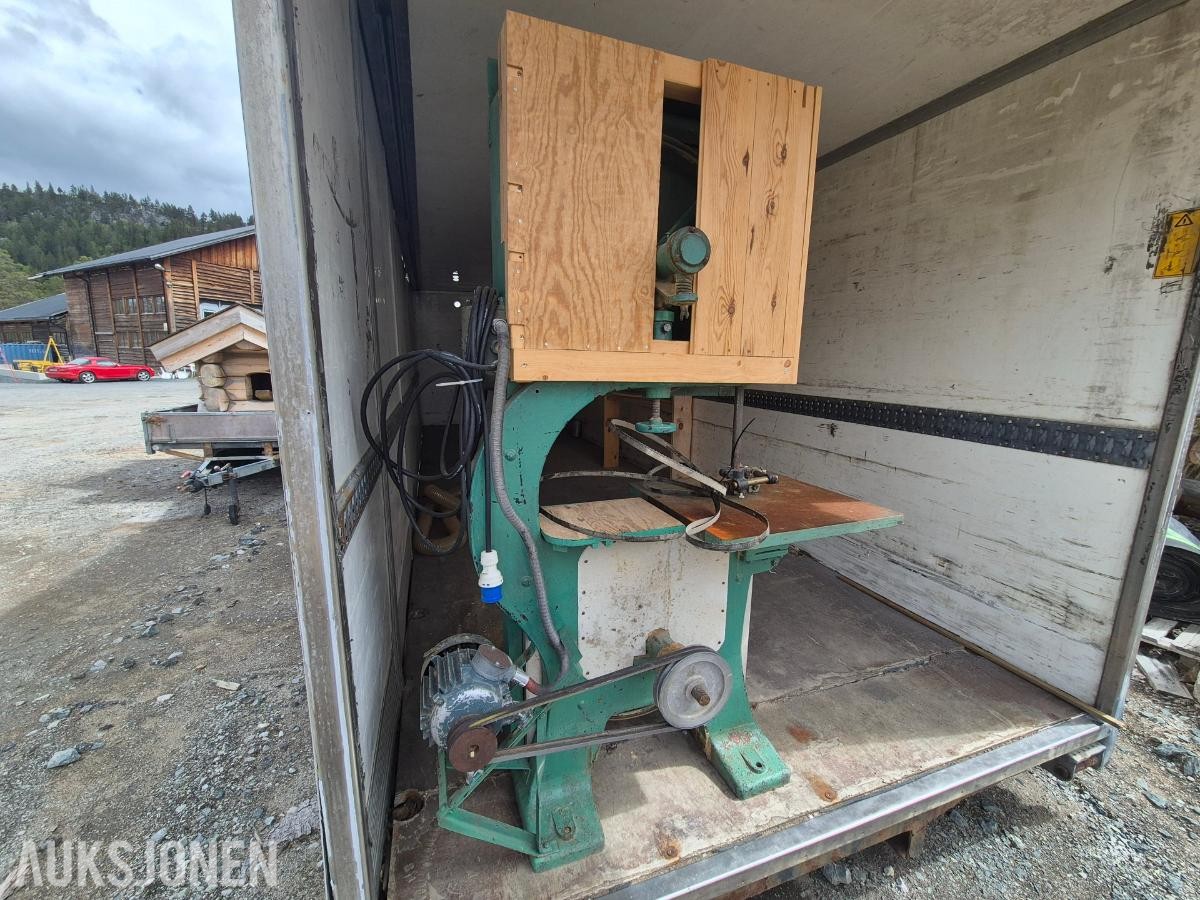 Eldre elektrisk båndsag