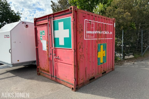 Container ca 10 fot med satema fordelingstavle, taklampe, dør og utstyr for førstehjelp og redning