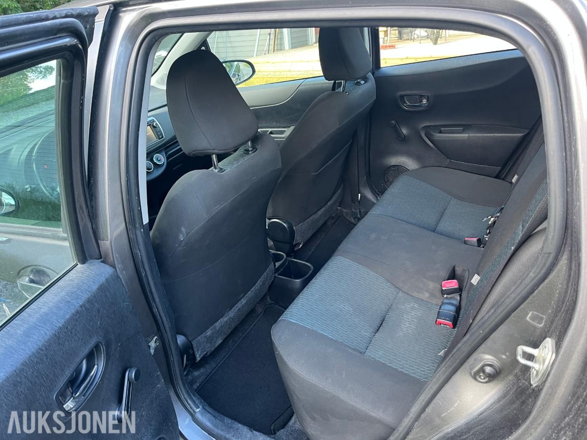 2012 Toyota Yaris 1.0 69hk manuell bensin - ingen minstepris