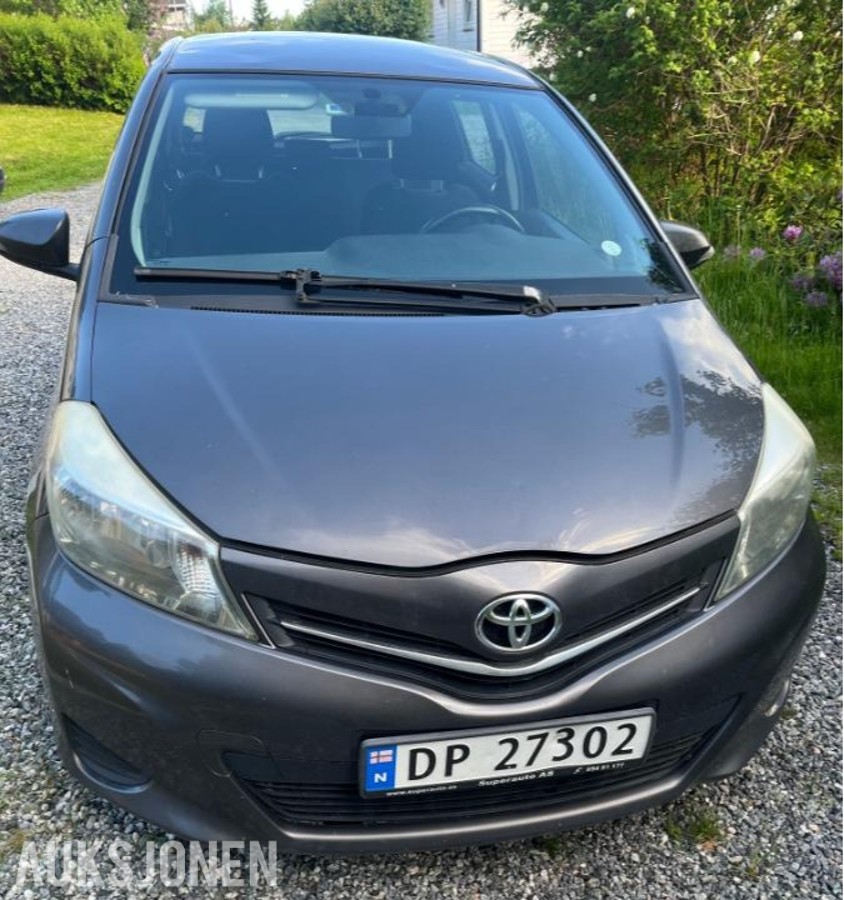 2012 Toyota Yaris 1.0 69hk manuell bensin - ingen minstepris
