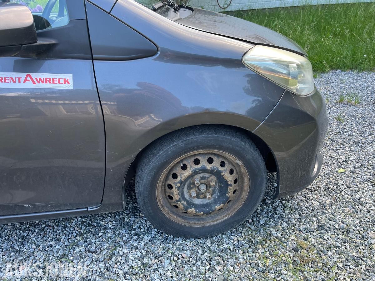 2012 Toyota Yaris 1.0 69hk manuell bensin - ingen minstepris