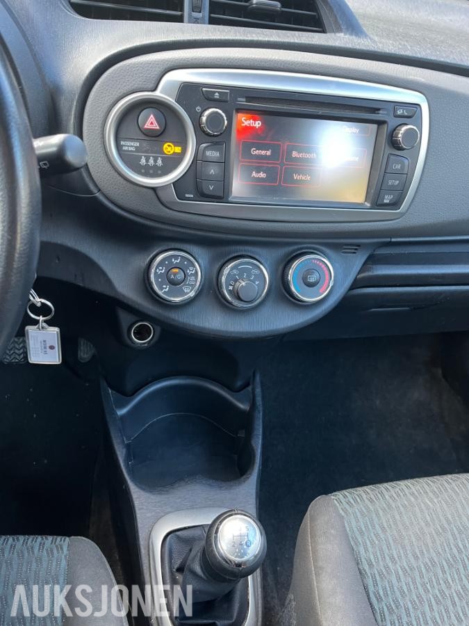 2012 Toyota Yaris 1.0 69hk manuell bensin - ingen minstepris