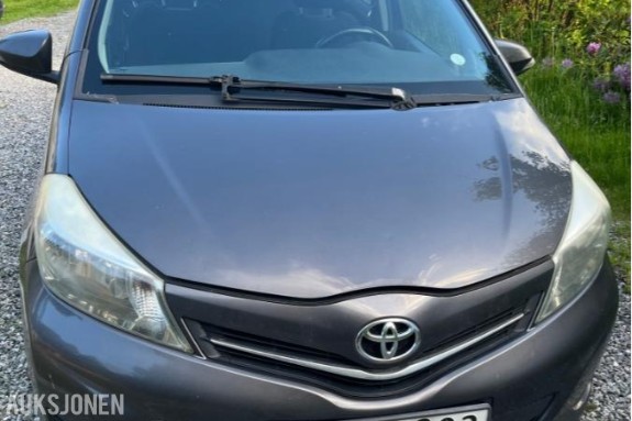 2012 Toyota Yaris 1.0 69hk manuell bensin - ingen minstepris