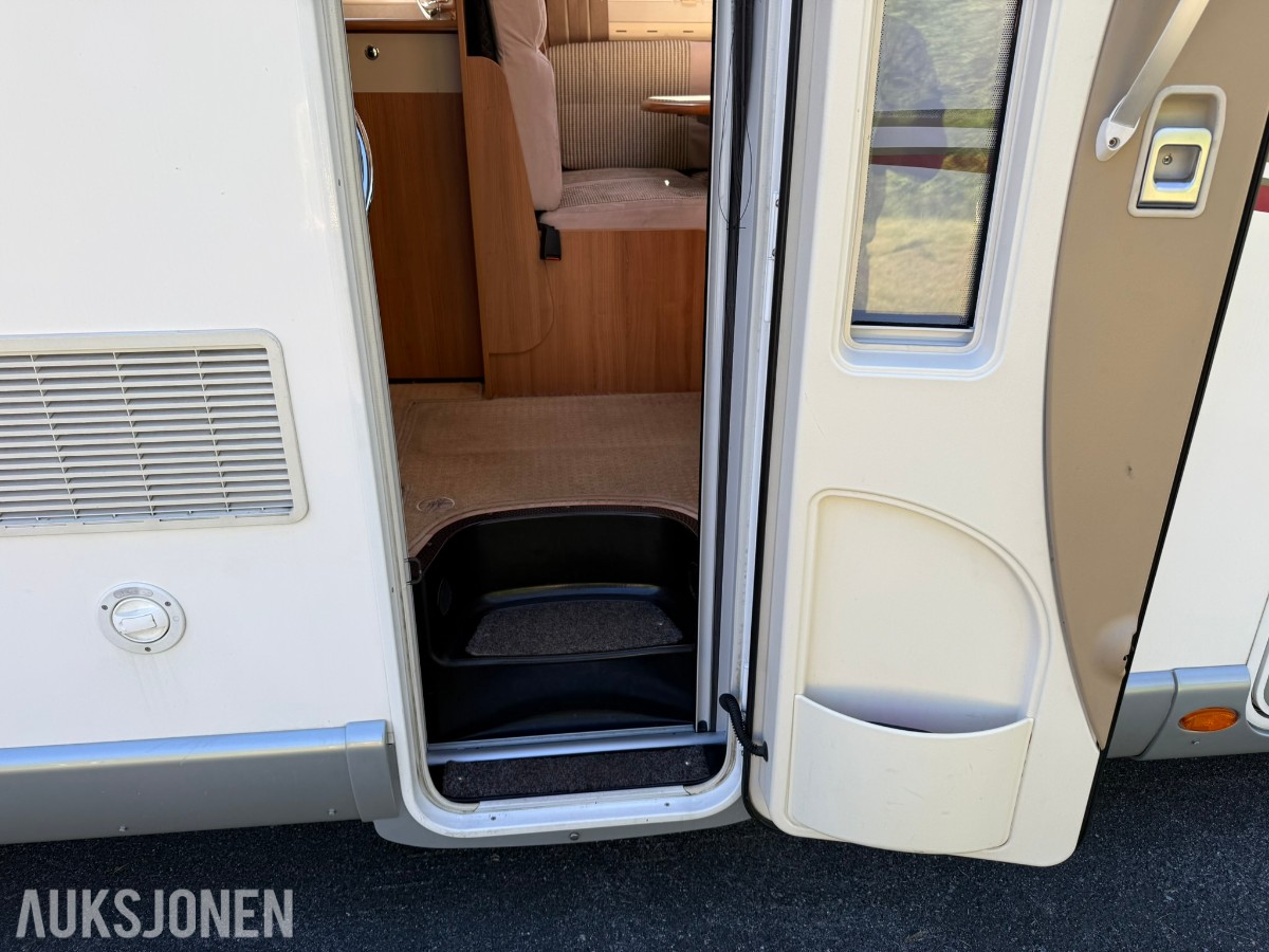 2012 Rapido 991DF Helintegrert Bobil - 64000 km - rep objekt