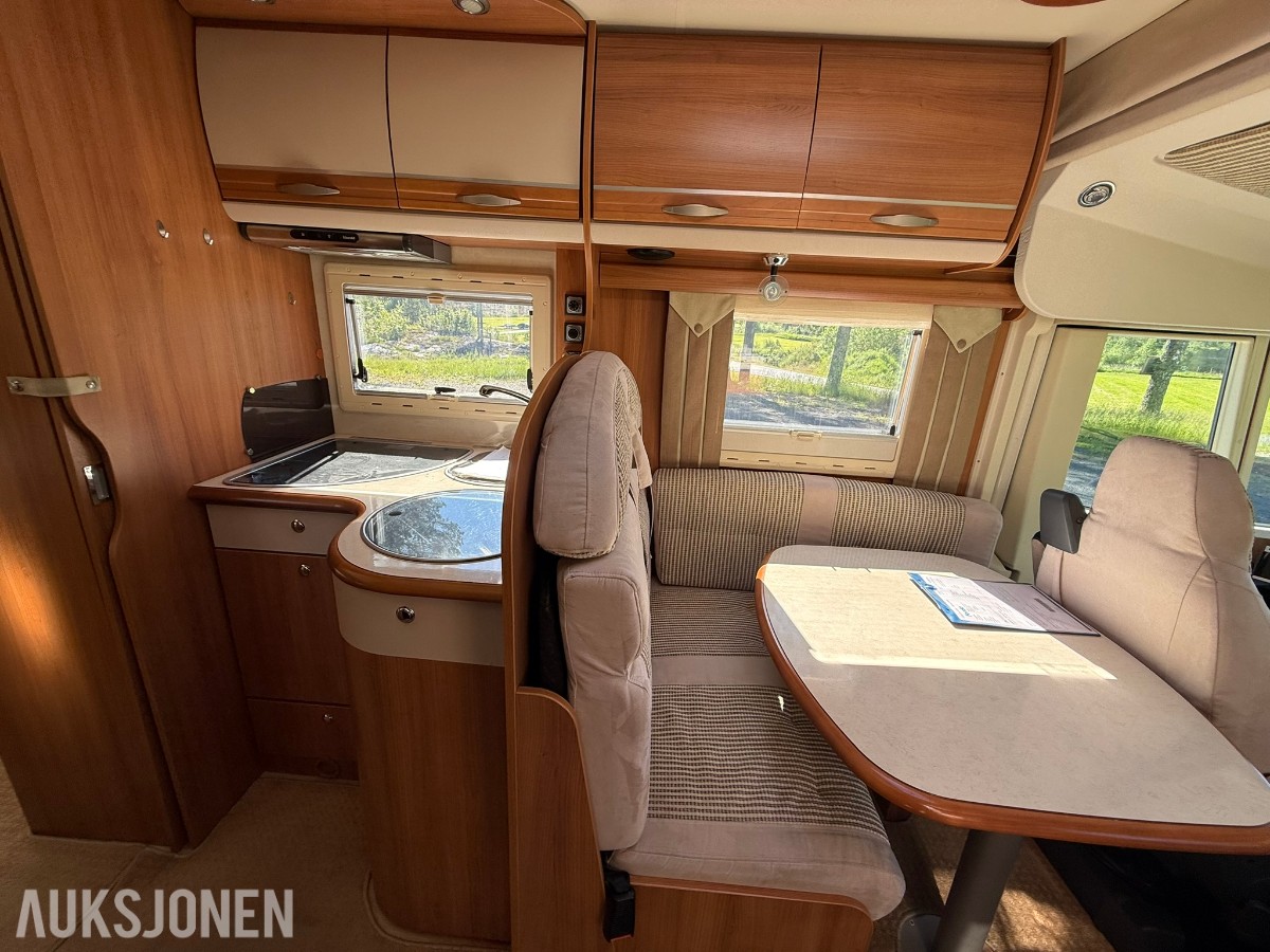 2012 Rapido 991DF Helintegrert Bobil - 64000 km - rep objekt