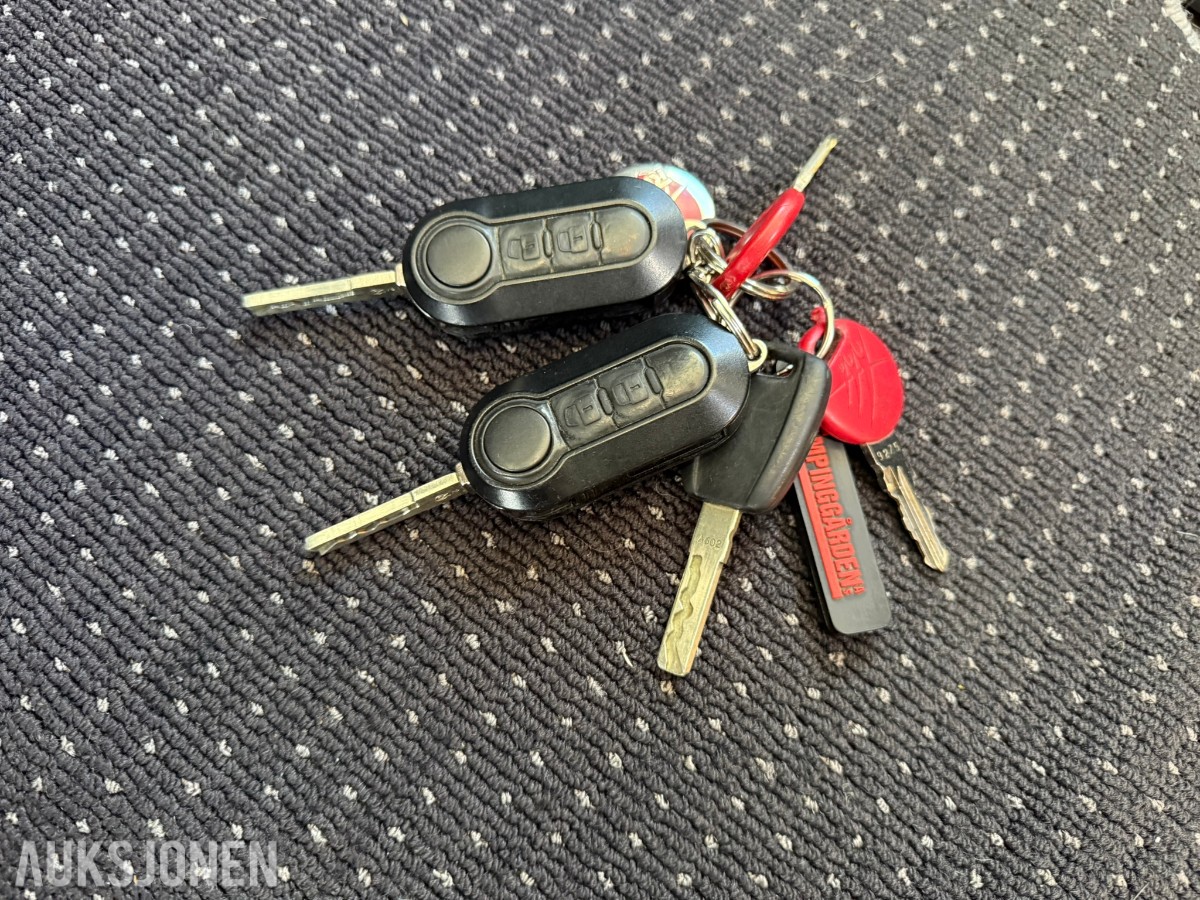 2012 Rapido 991DF Helintegrert Bobil - 64000 km - rep objekt