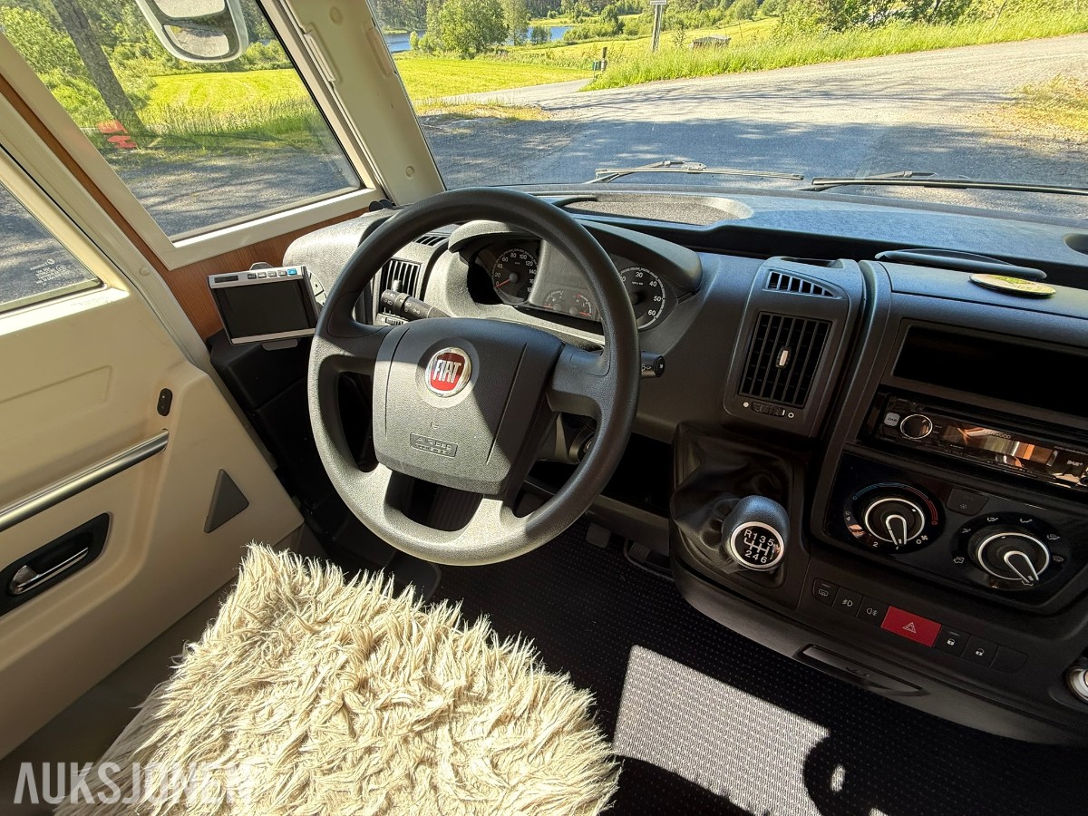 2012 Rapido 991DF Helintegrert Bobil - 64000 km - rep objekt