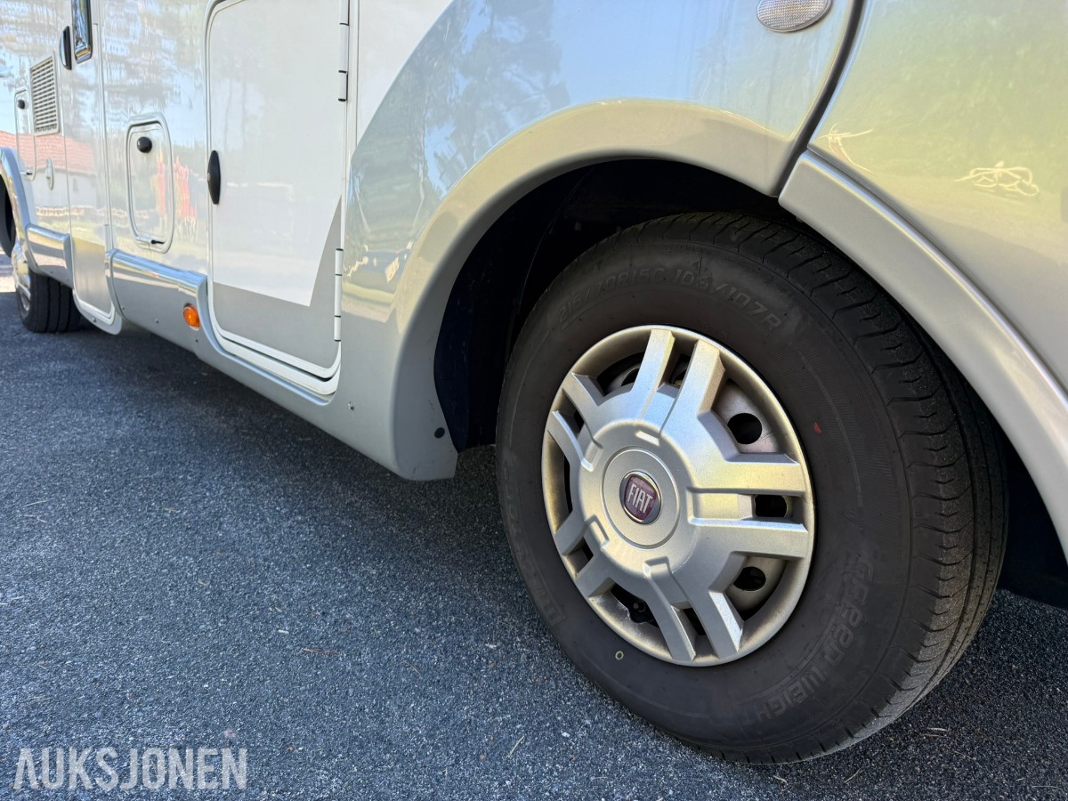 2012 Rapido 991DF Helintegrert Bobil - 64000 km - rep objekt