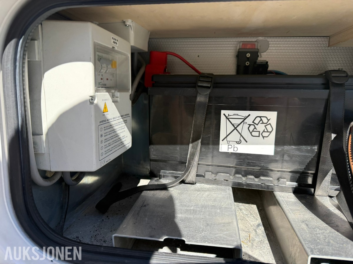 2012 Rapido 991DF Helintegrert Bobil - 64000 km - rep objekt