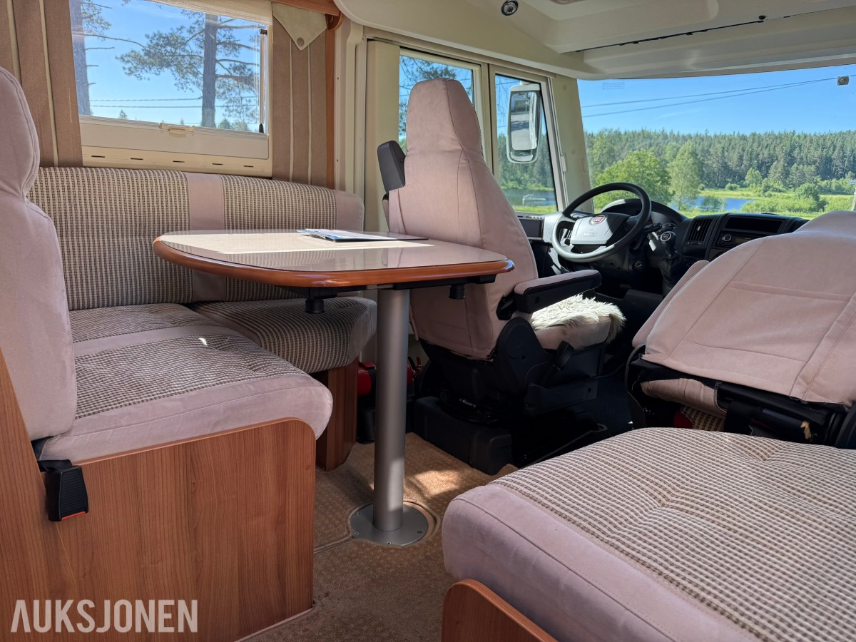 2012 Rapido 991DF Helintegrert Bobil - 64000 km - rep objekt
