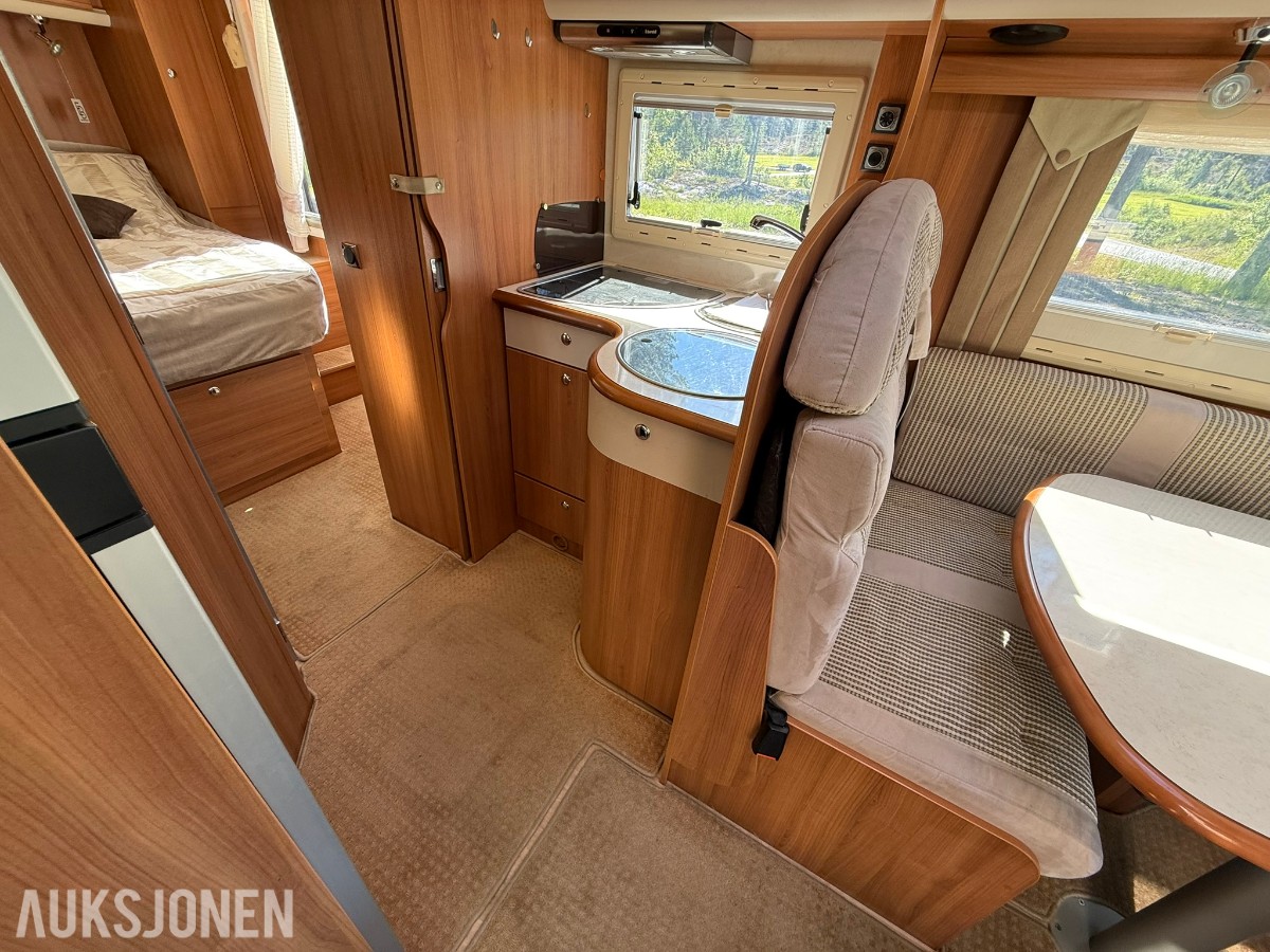 2012 Rapido 991DF Helintegrert Bobil - 64000 km - rep objekt