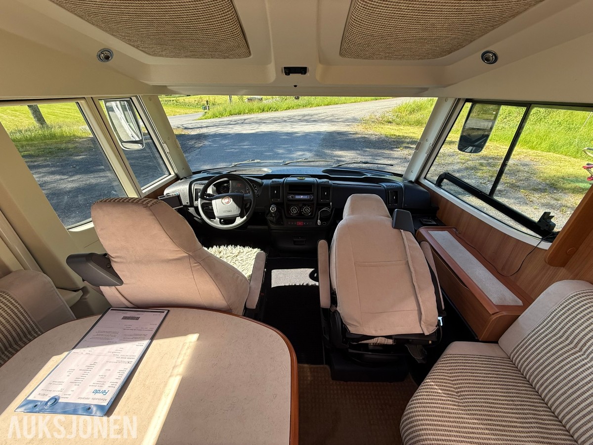 2012 Rapido 991DF Helintegrert Bobil - 64000 km - rep objekt